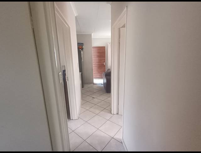3 BEDROOM HOUSE FOR SALE IN RACEWAY